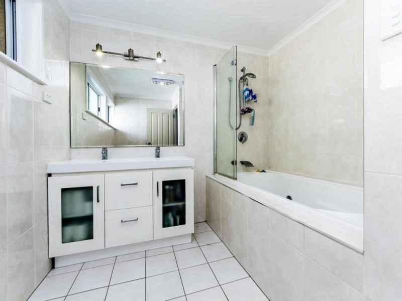 18 Comino St, Strathpine QLD 4500