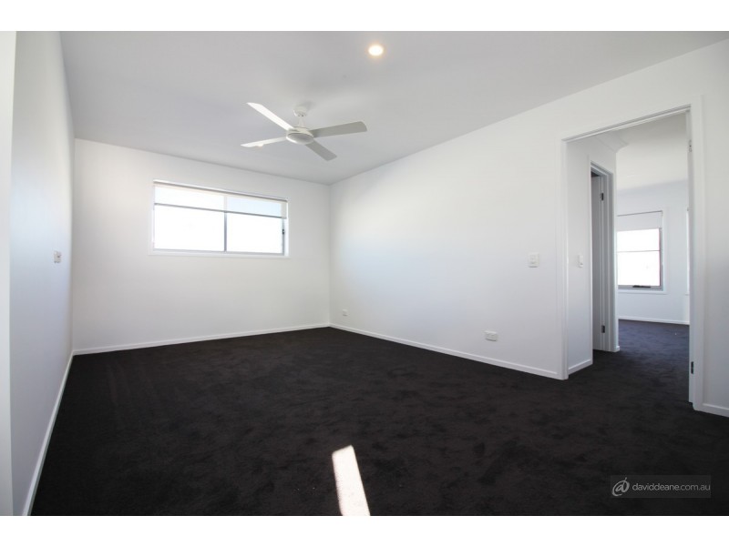 5 Monroe Crescent, Strathpine QLD 4500
