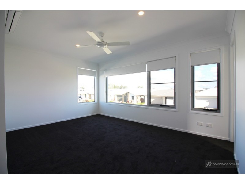 5 Monroe Crescent, Strathpine QLD 4500