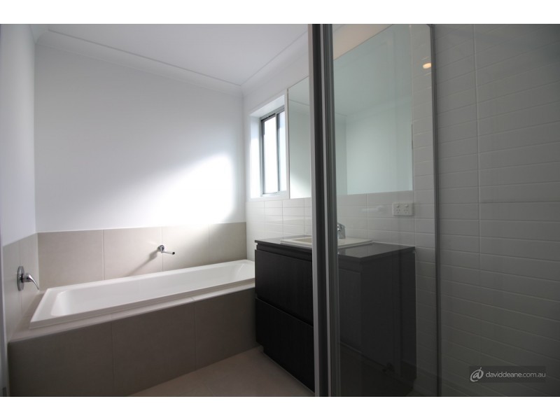 5 Monroe Crescent, Strathpine QLD 4500