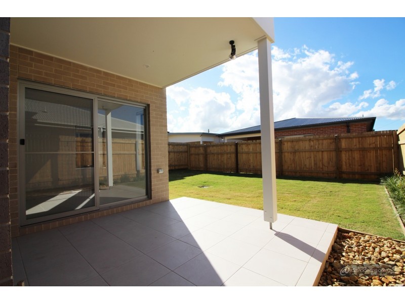 5 Monroe Crescent, Strathpine QLD 4500