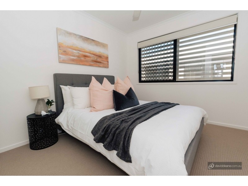 100 Spitfire Avenue, Strathpine QLD 4500