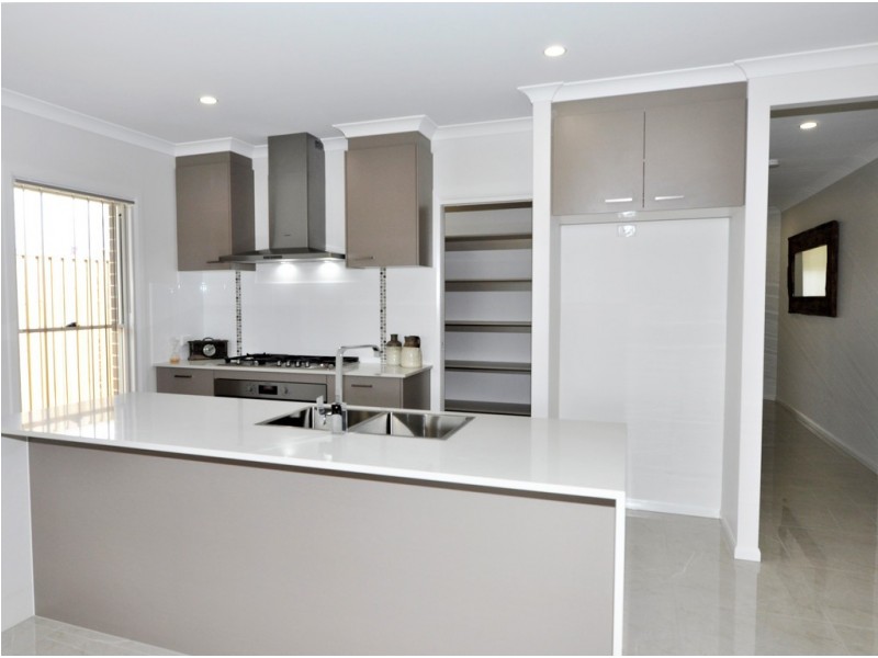 Ivory Curl Court (Off Silverash Court), Warner QLD 4500