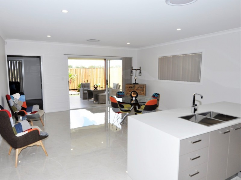Ivory Curl Court (Off Silverash Court), Warner QLD 4500