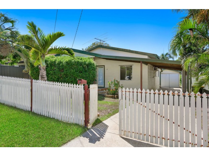 7 Vernon Street, Clontarf QLD 4019