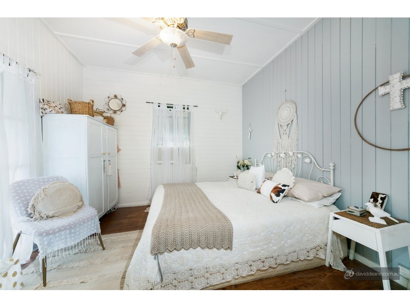 14 Reid Street, Petrie QLD 4502