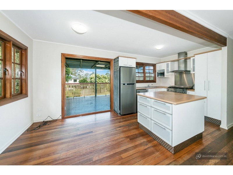 4 Normanhurst Court, Petrie QLD 4502
