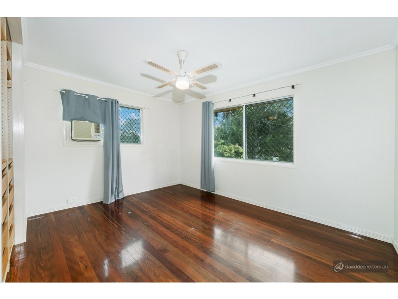 4 Normanhurst Court, Petrie QLD 4502