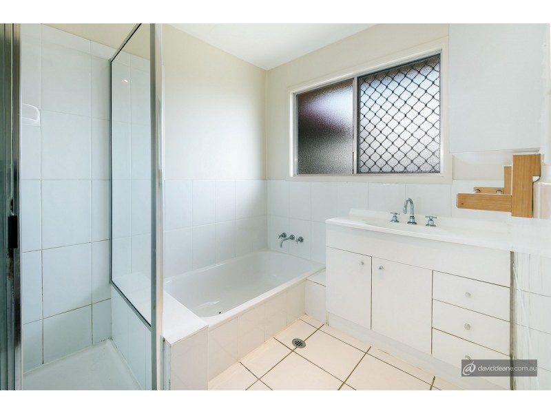 4 Normanhurst Court, Petrie QLD 4502