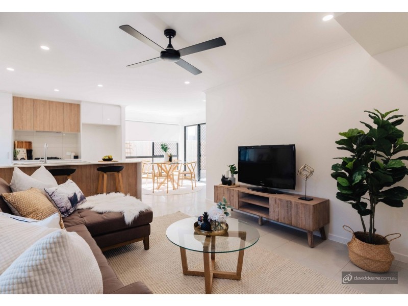 2/100 Spitfire Avenue, Strathpine QLD 4500