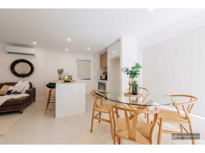 2/100 Spitfire Avenue, Strathpine QLD 4500