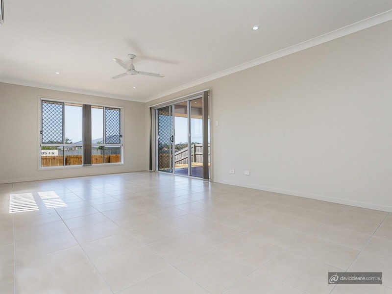 4 Claudia Circuit, Kallangur QLD 4503