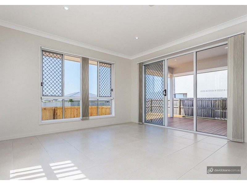 4 Claudia Circuit, Kallangur QLD 4503