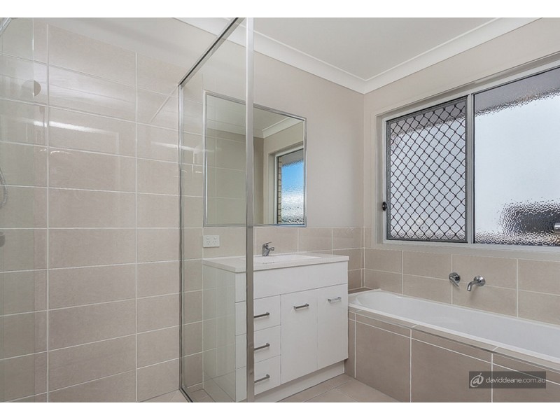 4 Claudia Circuit, Kallangur QLD 4503
