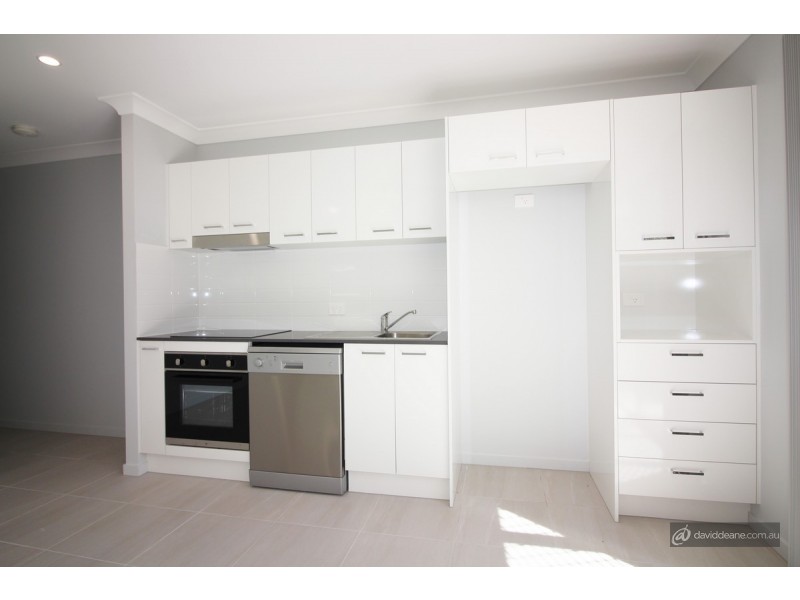 2/19 Hart Street, Lawnton QLD 4501