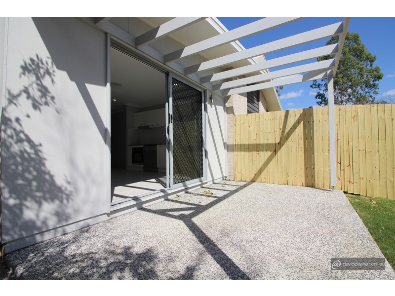 2/19 Hart Street, Lawnton QLD 4501