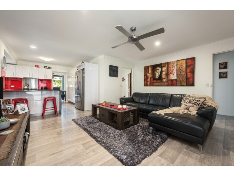 61 Kurwongbah Drive, Petrie QLD 4502