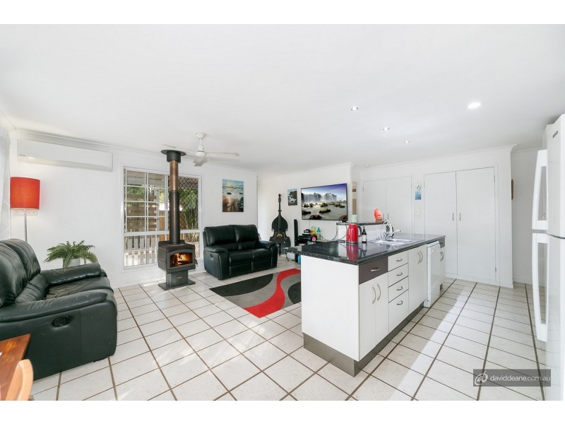 7 Oleron Terrace, Petrie QLD 4502