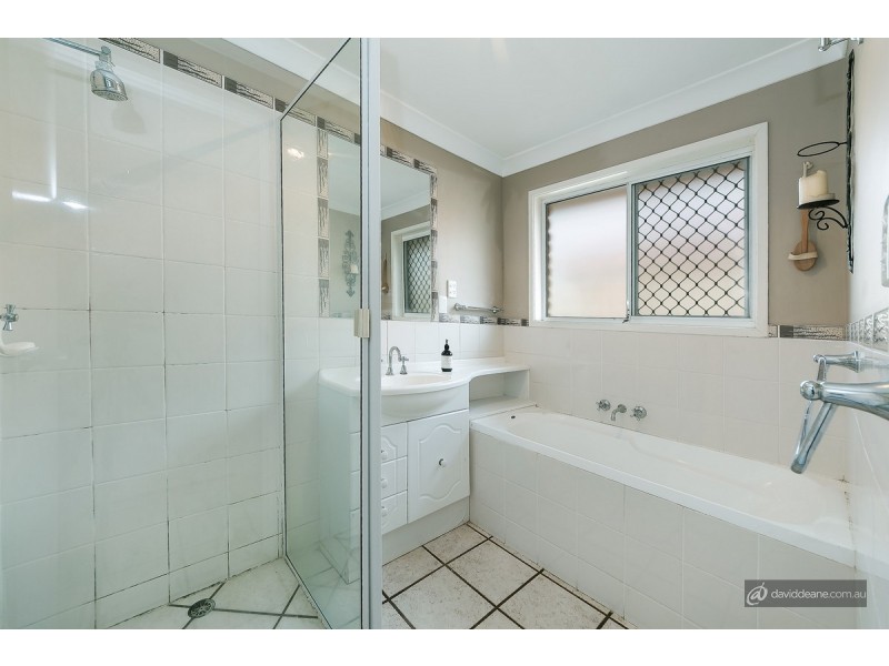 7 Oleron Terrace, Petrie QLD 4502