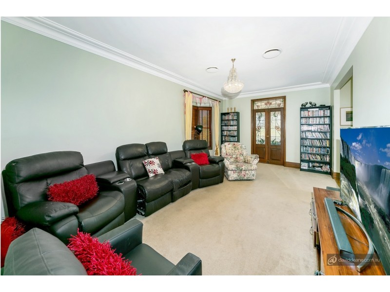 34 Young Street, Petrie QLD 4502