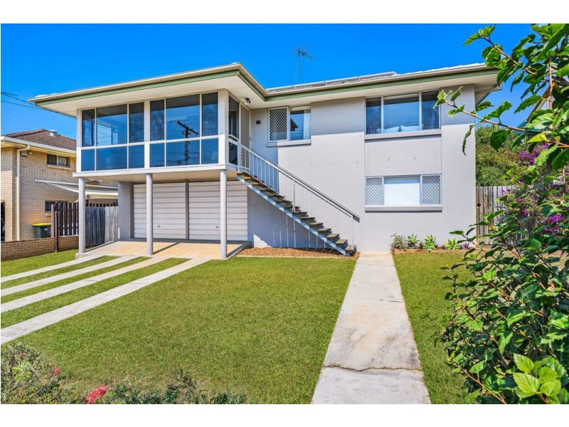 11 Waratah Drive, Clontarf QLD 4019