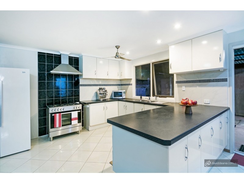 14 Champagne Street, Petrie QLD 4502