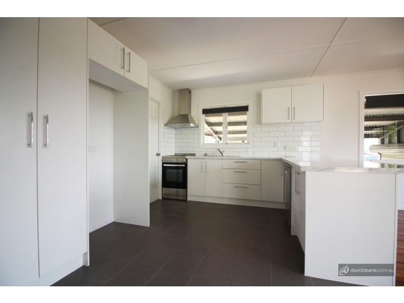 98 Minto Crescent, Arana Hills QLD 4054