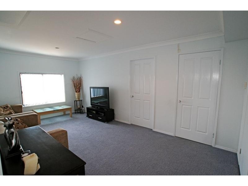 28 Mowbray Court, Kallangur QLD 4503