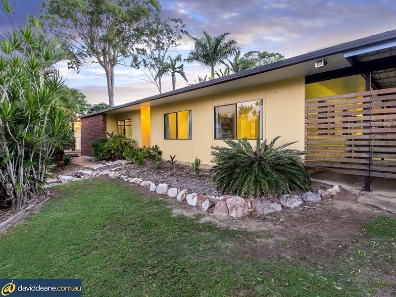 1 Lindfield Dr, Petrie QLD 4502