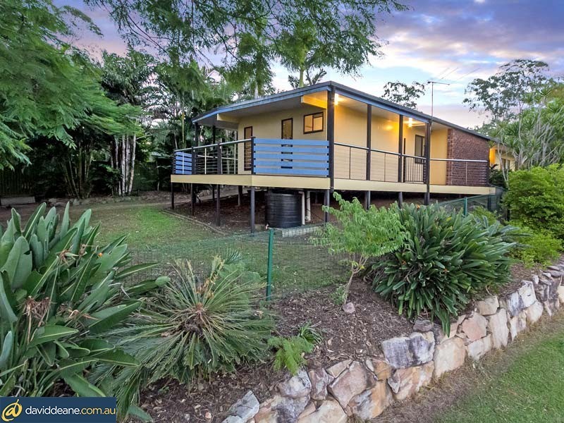 1 Lindfield Dr, Petrie QLD 4502