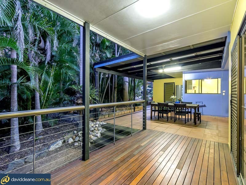 1 Lindfield Dr, Petrie QLD 4502