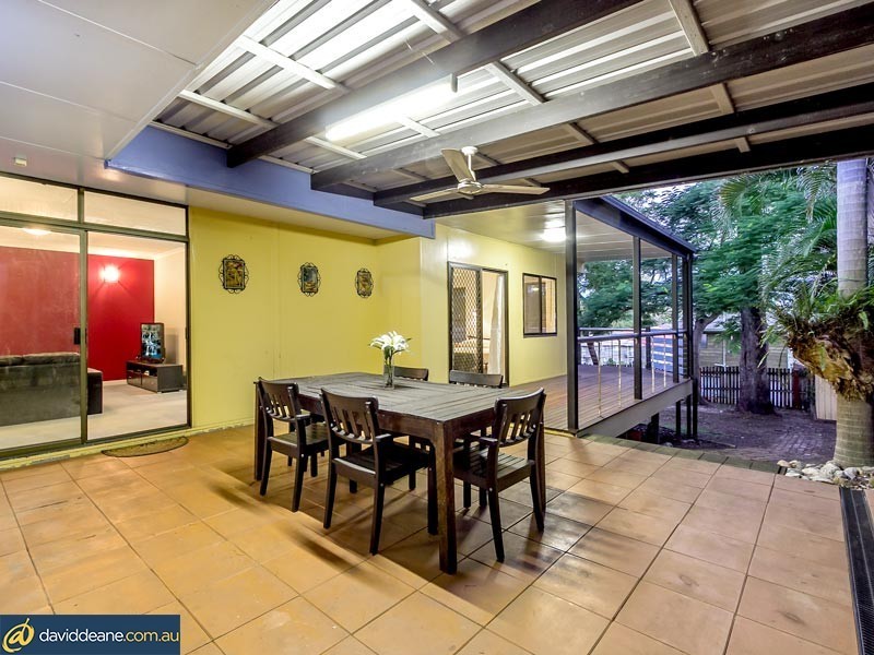 1 Lindfield Dr, Petrie QLD 4502