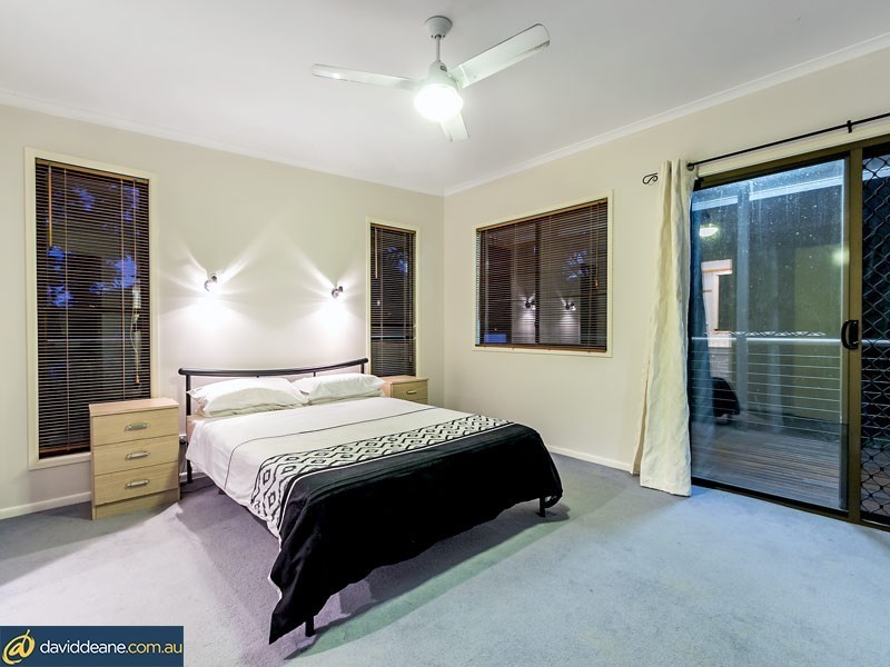 1 Lindfield Dr, Petrie QLD 4502