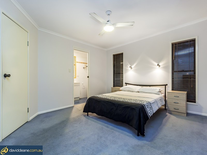 1 Lindfield Dr, Petrie QLD 4502