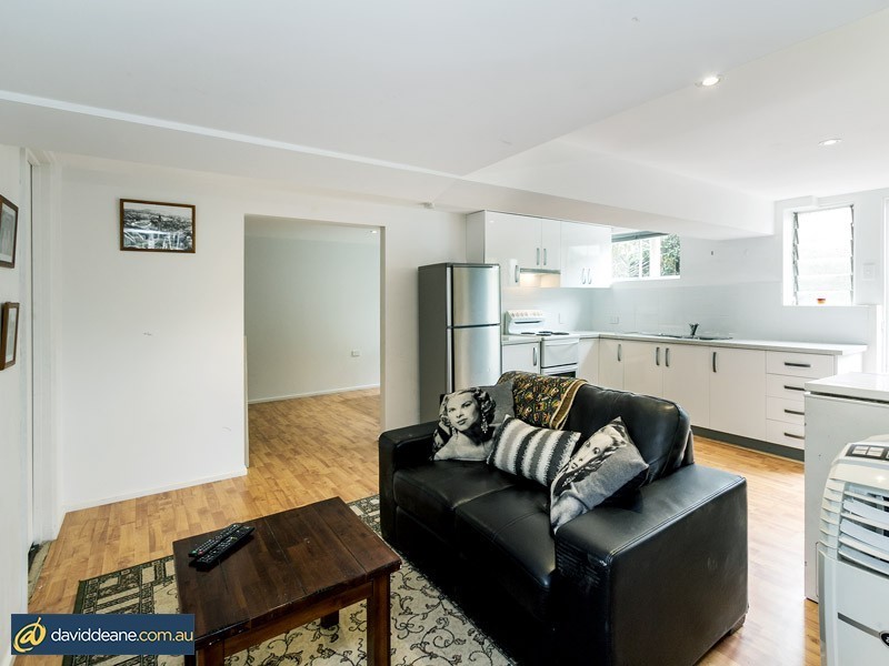26 Hedge St, Strathpine QLD 4500