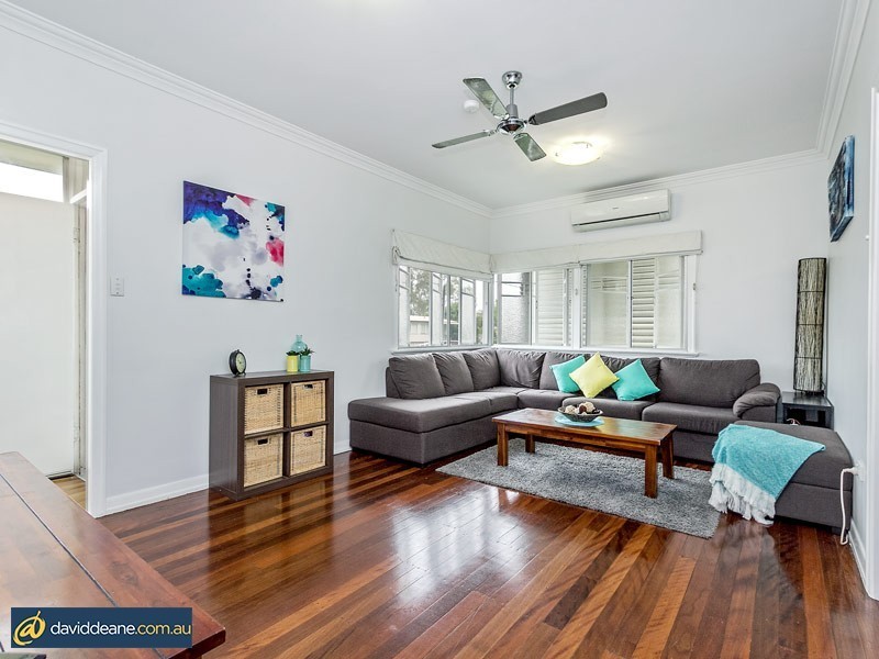 26 Hedge St, Strathpine QLD 4500