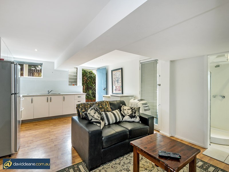 26 Hedge St, Strathpine QLD 4500