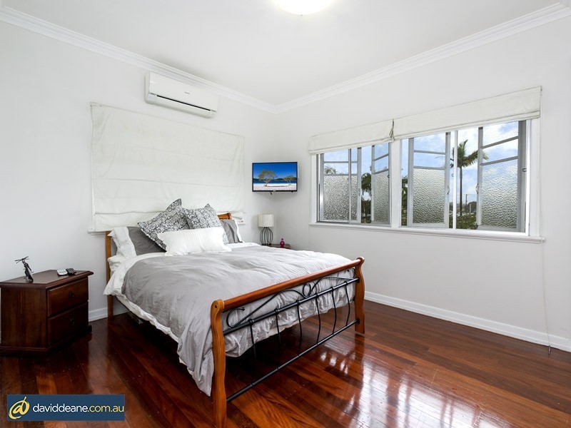 26 Hedge St, Strathpine QLD 4500