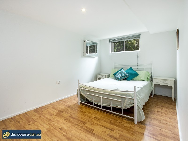 26 Hedge St, Strathpine QLD 4500