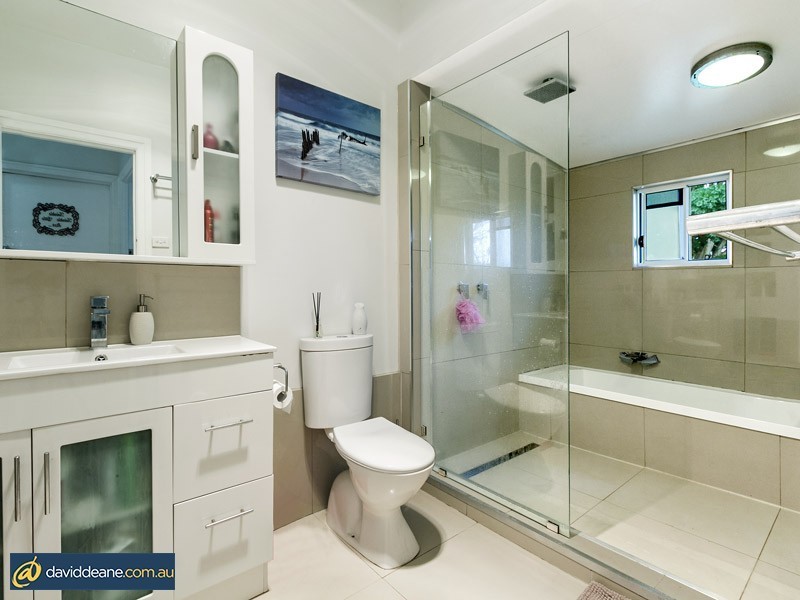 26 Hedge St, Strathpine QLD 4500