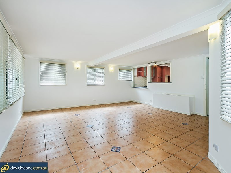 81 Spitfire Ave, Strathpine QLD 4500