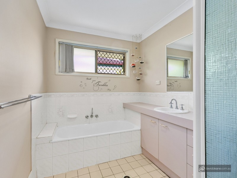 18 Baroona Road, Bray Park QLD 4500