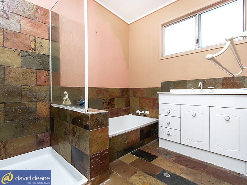 25 Nottingham Pde, Bray Park QLD 4500