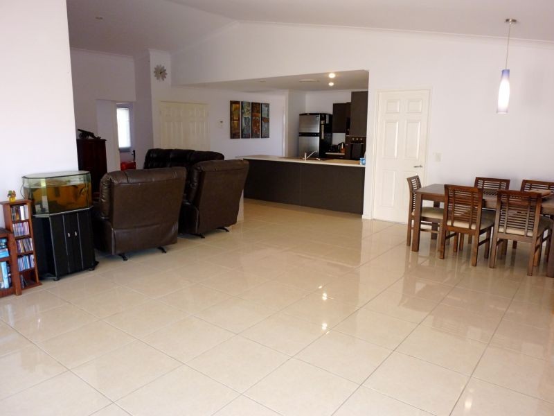 Warner QLD 4500