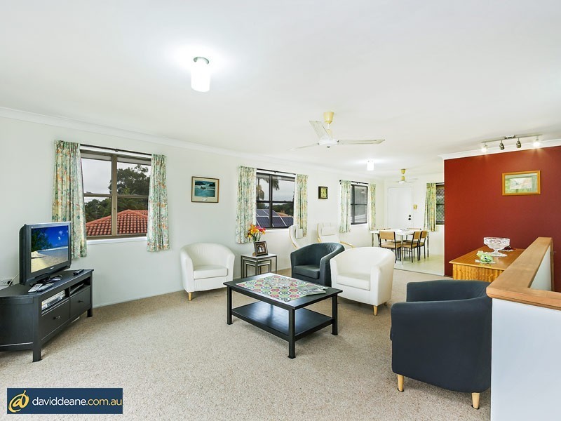 21 Bordeau Cres, Petrie QLD 4502