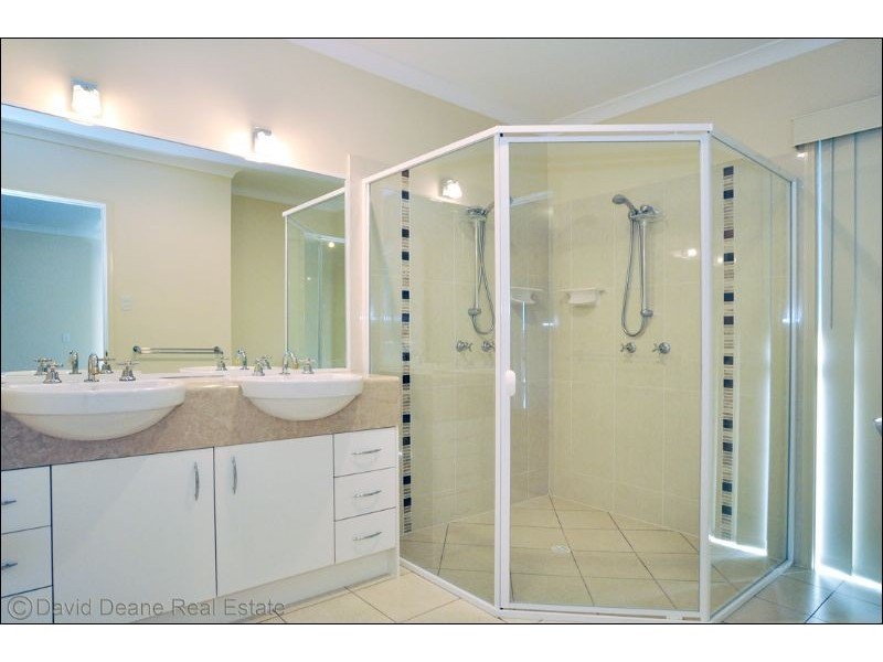 23 Eaton Close, North Lakes QLD 4509