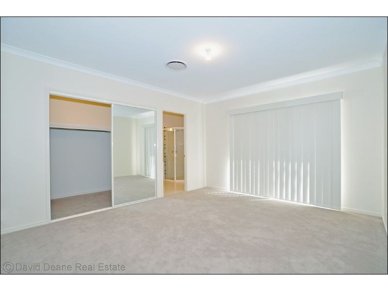 23 Eaton Close, North Lakes QLD 4509