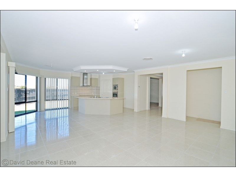 23 Eaton Close, North Lakes QLD 4509