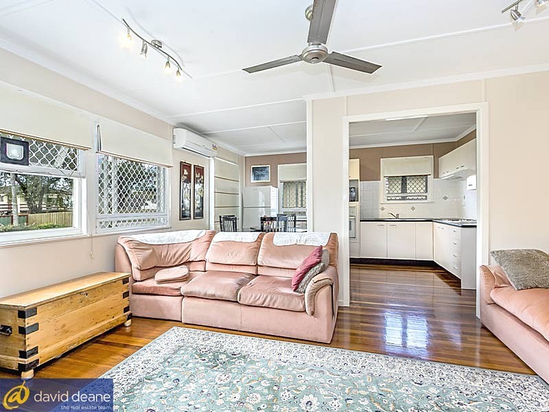 15 Lancaster St, Strathpine QLD 4500