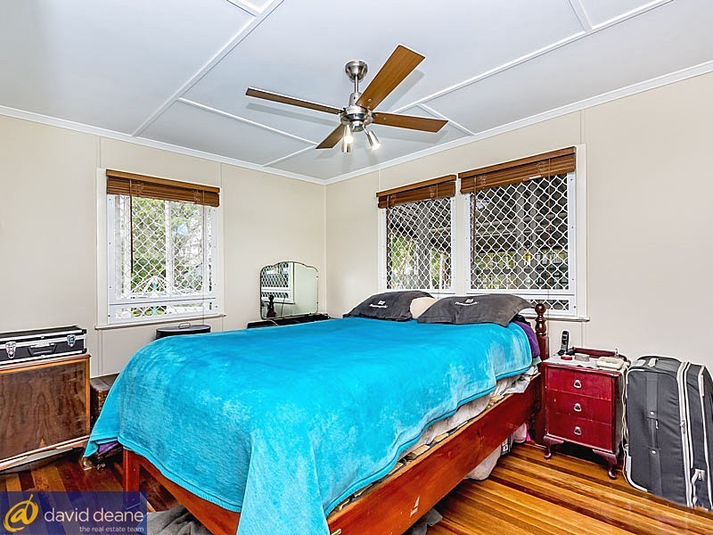 15 Lancaster St, Strathpine QLD 4500